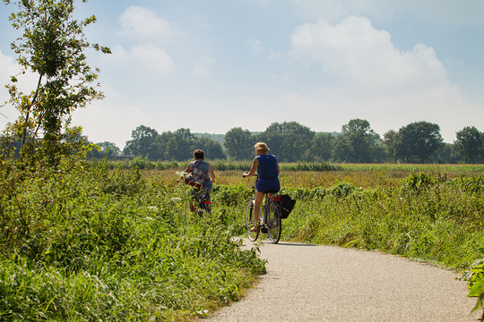 Radfahren durch Rivierenland vom Hotel Zaltbommel