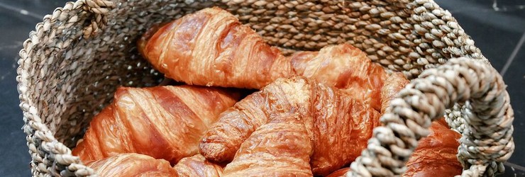 Croissant-ontbijt-pasen